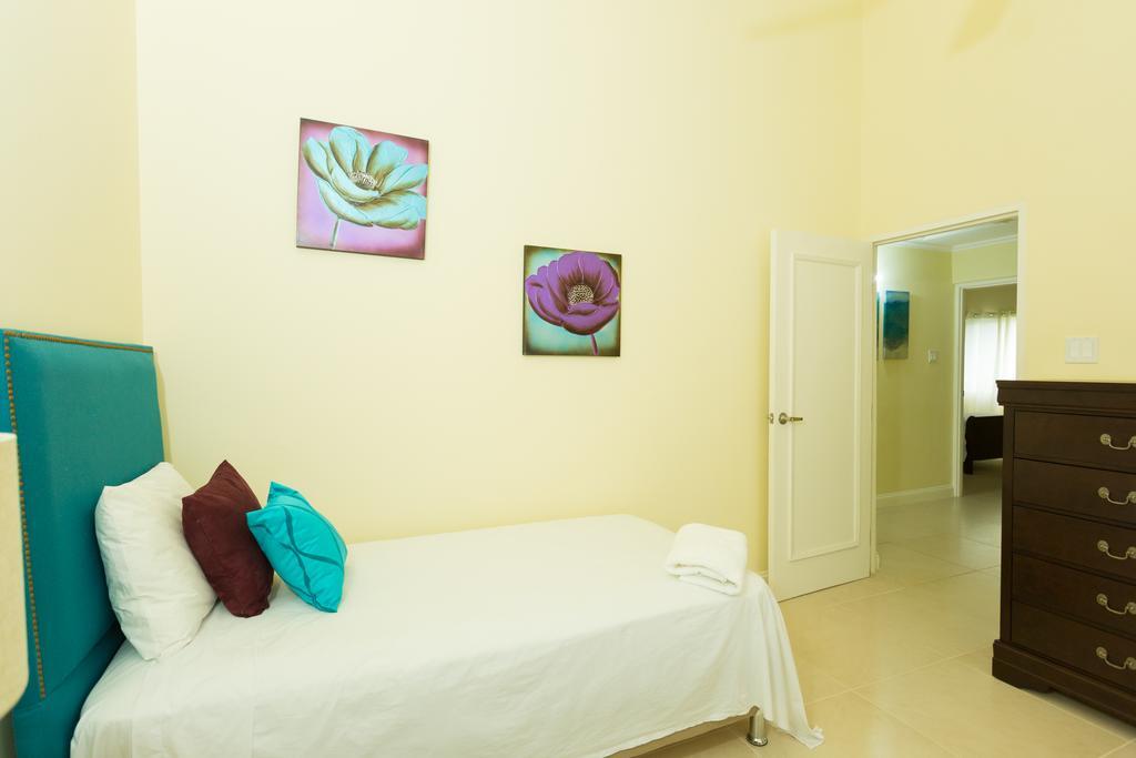 Villa @ The Palms Priory Luaran gambar