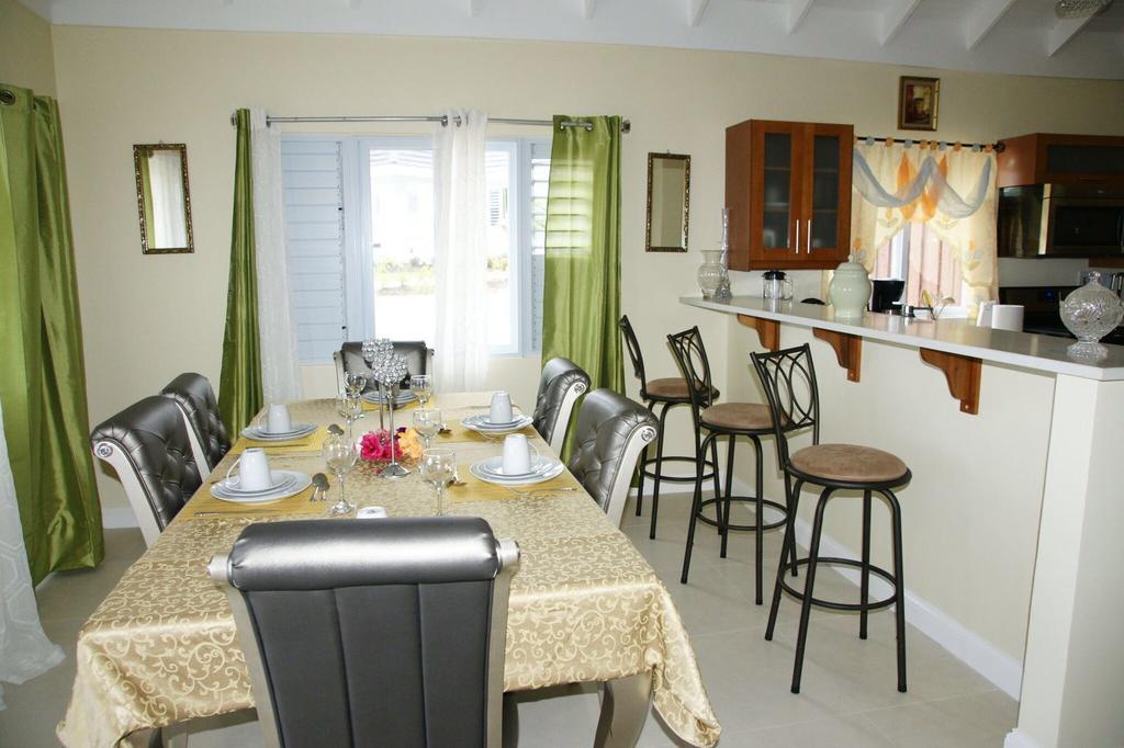 Villa @ The Palms Priory Luaran gambar