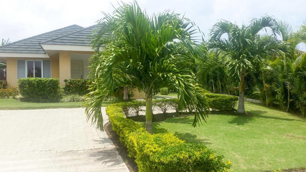 Villa @ The Palms Priory Luaran gambar