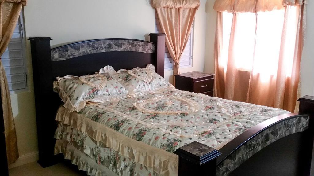 Villa @ The Palms Priory Luaran gambar